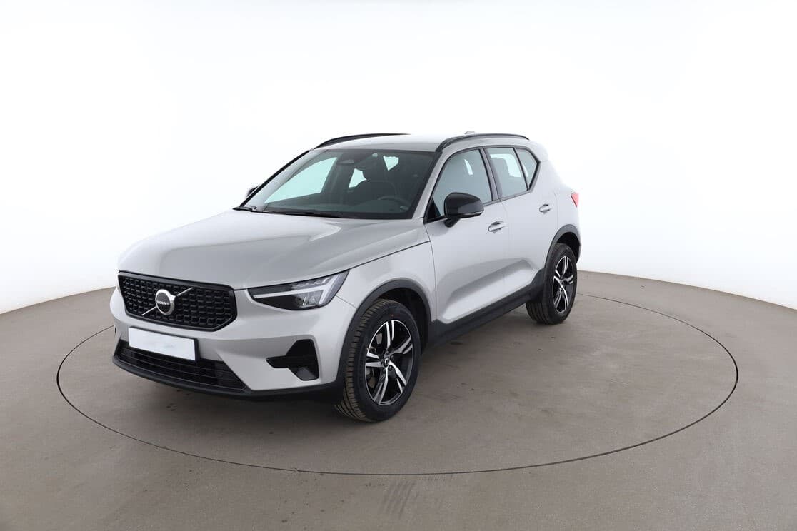 Volvo XC40 2.0 B3 Plus 2022 — import z USA, DriveUSA Rzeszów